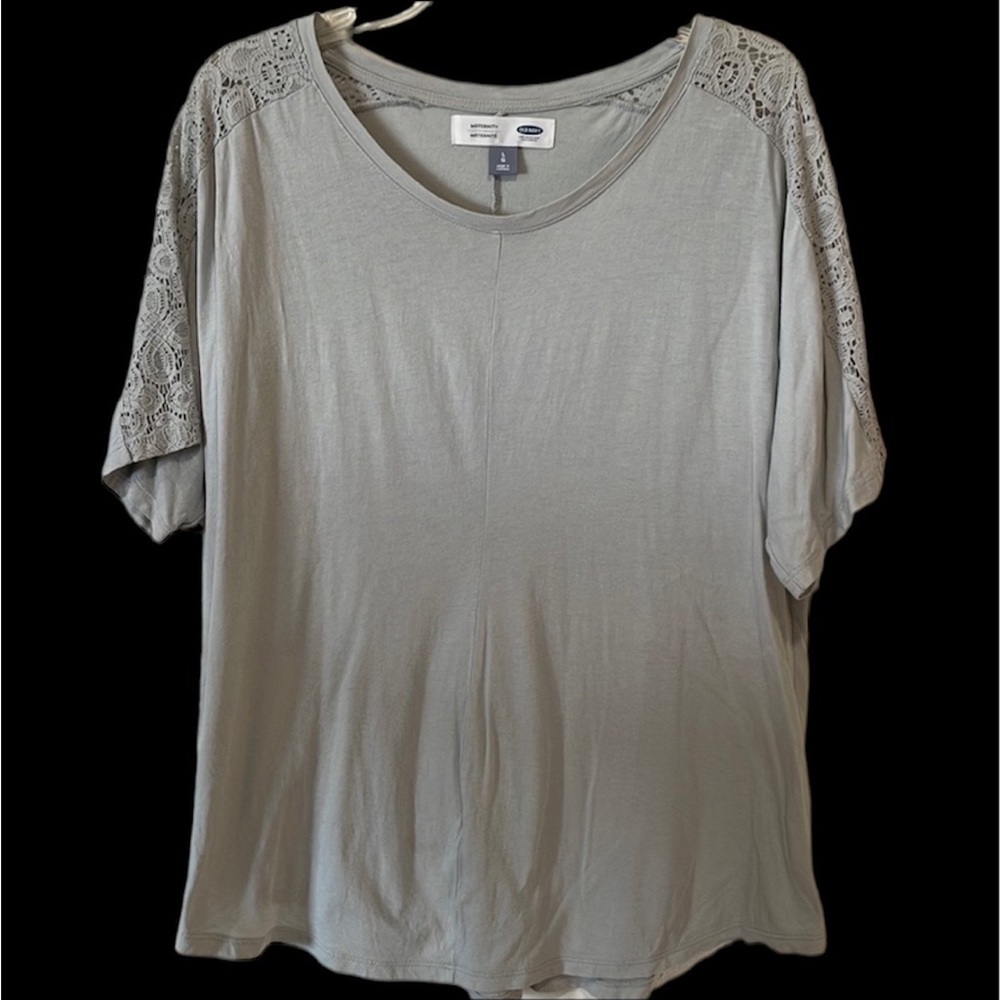 ⭐️2/$15⭐️ Old Navy Maternity Shirt